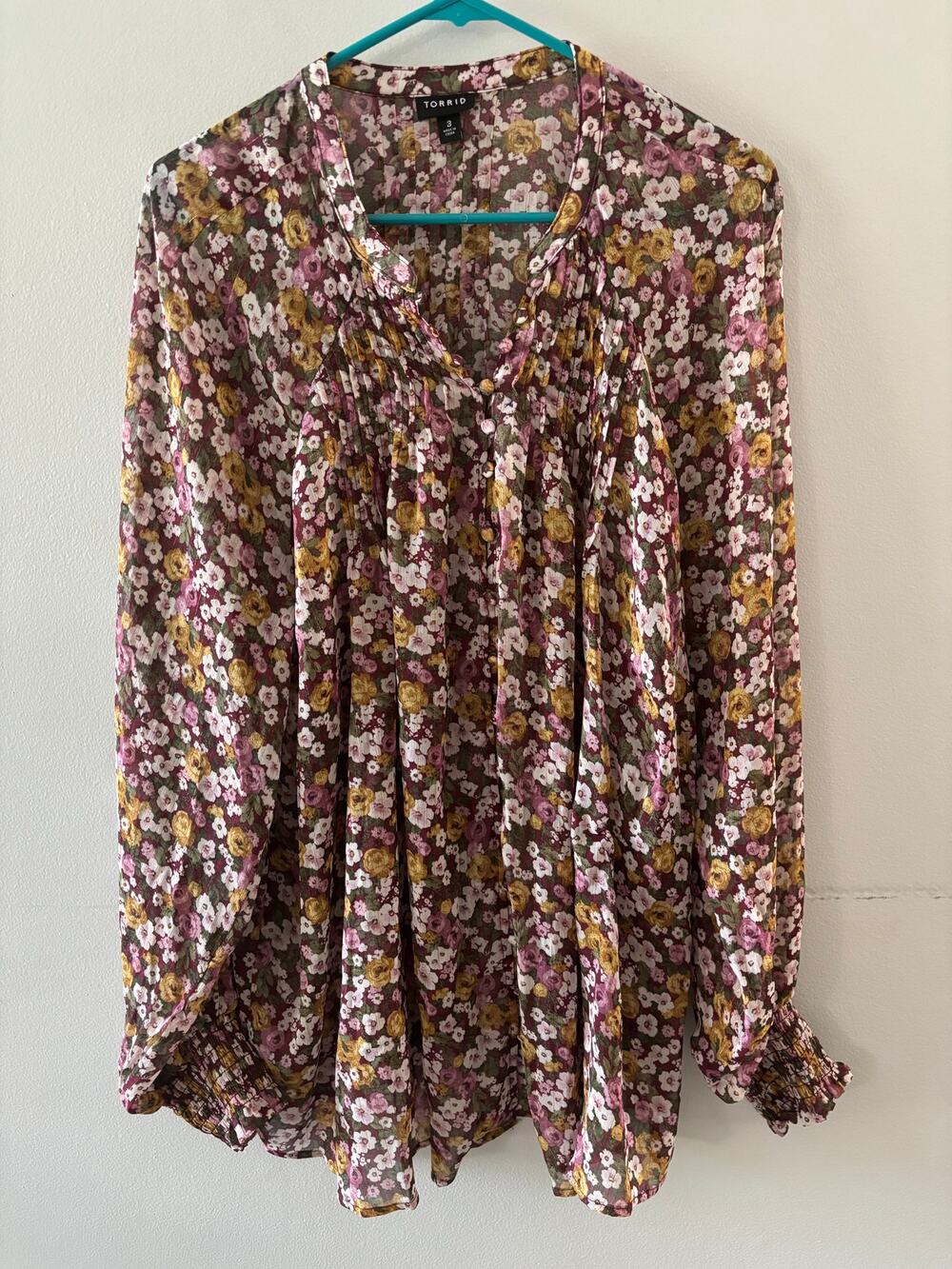 Torrid Womens Floral Chiffon Sheer Blouse Size 3X Button Down Feminine